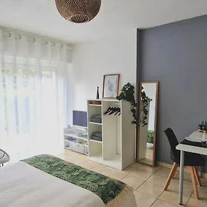 A Mi-chemin Appartement